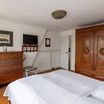 Gustavia Koenigsstuhl זאסניץ