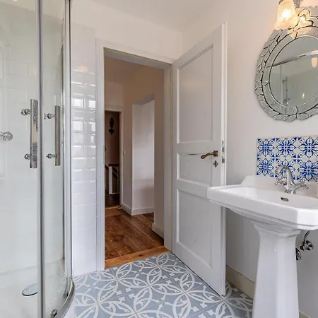 Gustavia Koenigsstuhl *