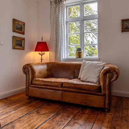 Gustavia Koenigsstuhl *