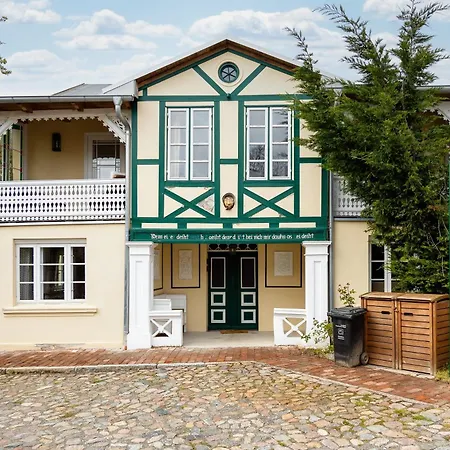 Daire Gustavia Koenigsstuhl